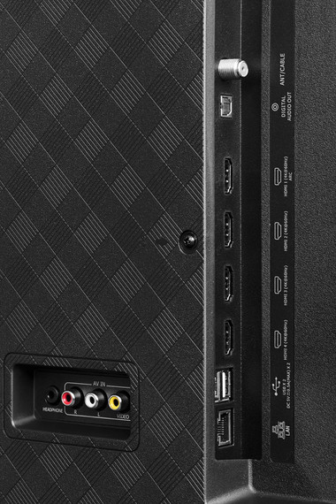 Hisense 43" Class 4K 2160P Roku Smart LED TV 43R6E4 Very Good