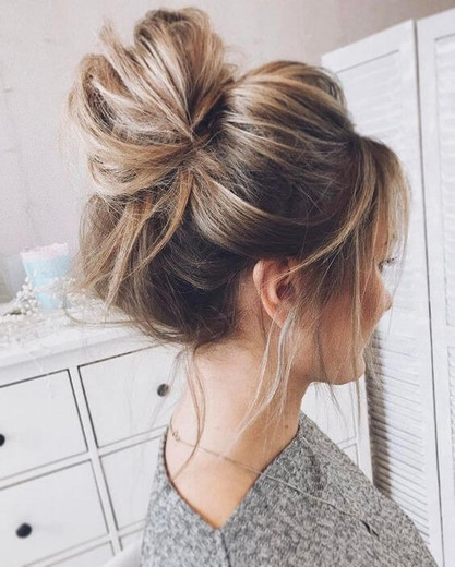 How To Tie A Messy Bun Hairdo