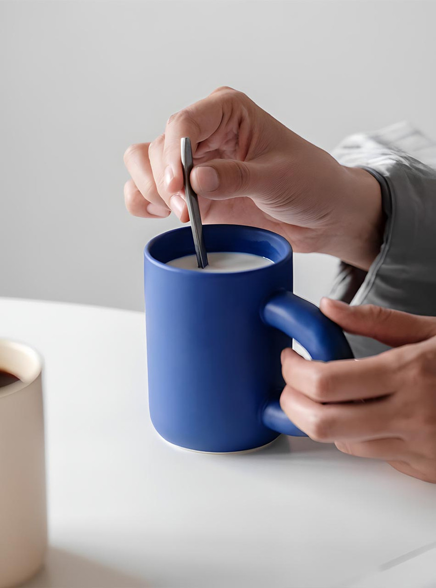 Upgrade your mug game with the Oreille mug's unique Klein Blue colour.