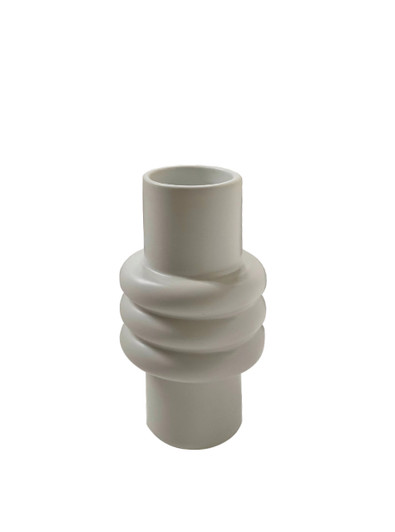 Add a touch of elegance and playfulness to your home with the white "Little Michelin" vase by TUTU Home. Made from high-quality kaolin and finished with a luxurious white satin finish, this vase's loopy design inspired by the Michelin Man will be a standout piece in any room.