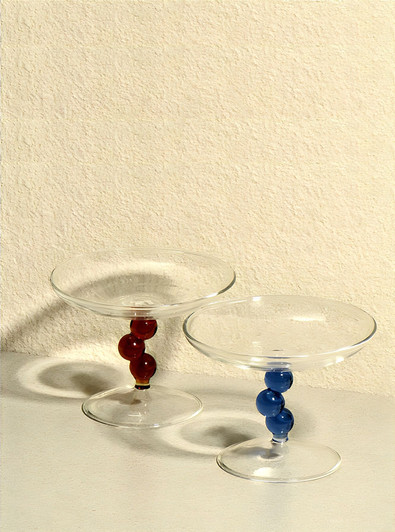 Elevate your dessert game with TUTU's Bulle tray - a beautiful glass platter adorned with colourful beads.