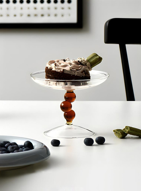 TUTU's Bulle tray is the perfect combination of versatility and style, ideal for both gifting and personal use.