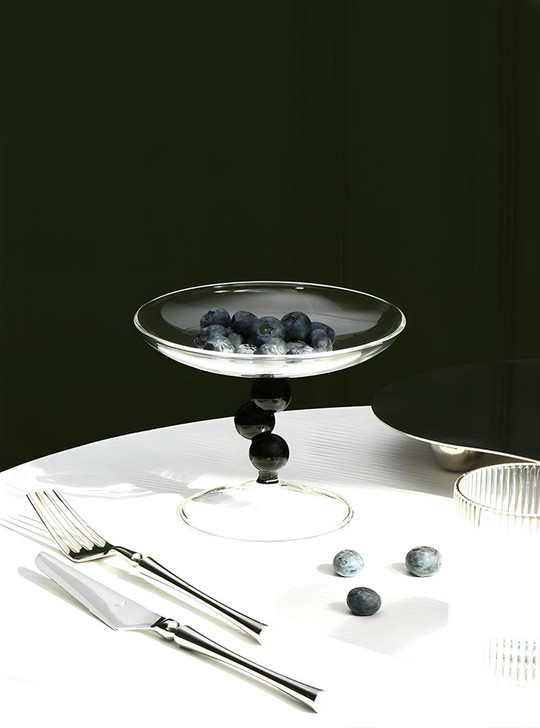 Handcrafted with care, TUTU's Bulle tray boasts a beautiful design that is both eye-catching and functional.