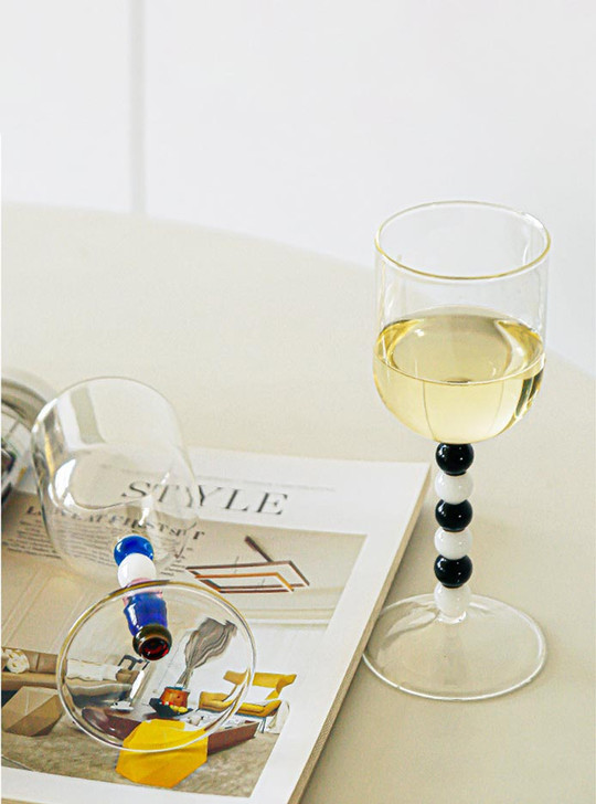 2 Pcs Gemstone Bordeaux Wine Glasses Set on the table