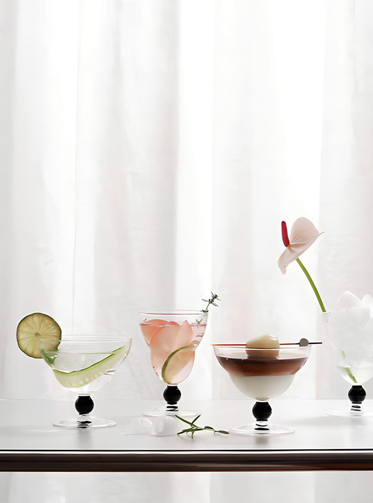 Dual-purpose glass: Perfect for wine, cocktails, or desserts.