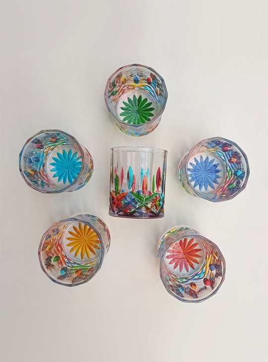 Luxury and quality meet in our exquisite handpainted tumbler glass.
