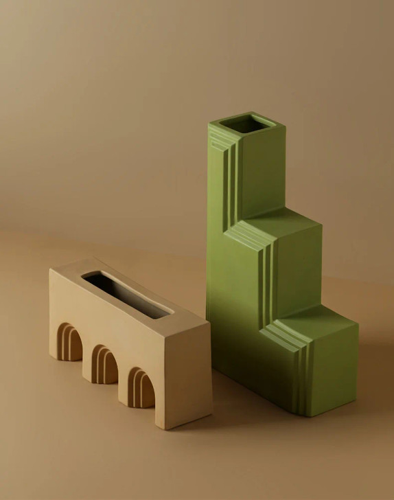 stair-shape vase and bridege-shape vase