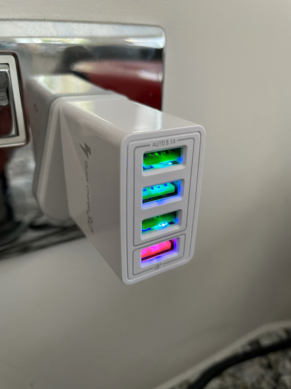 2x White 4x USB Port Wall Charger with Fast Charge QC 3.0 Port