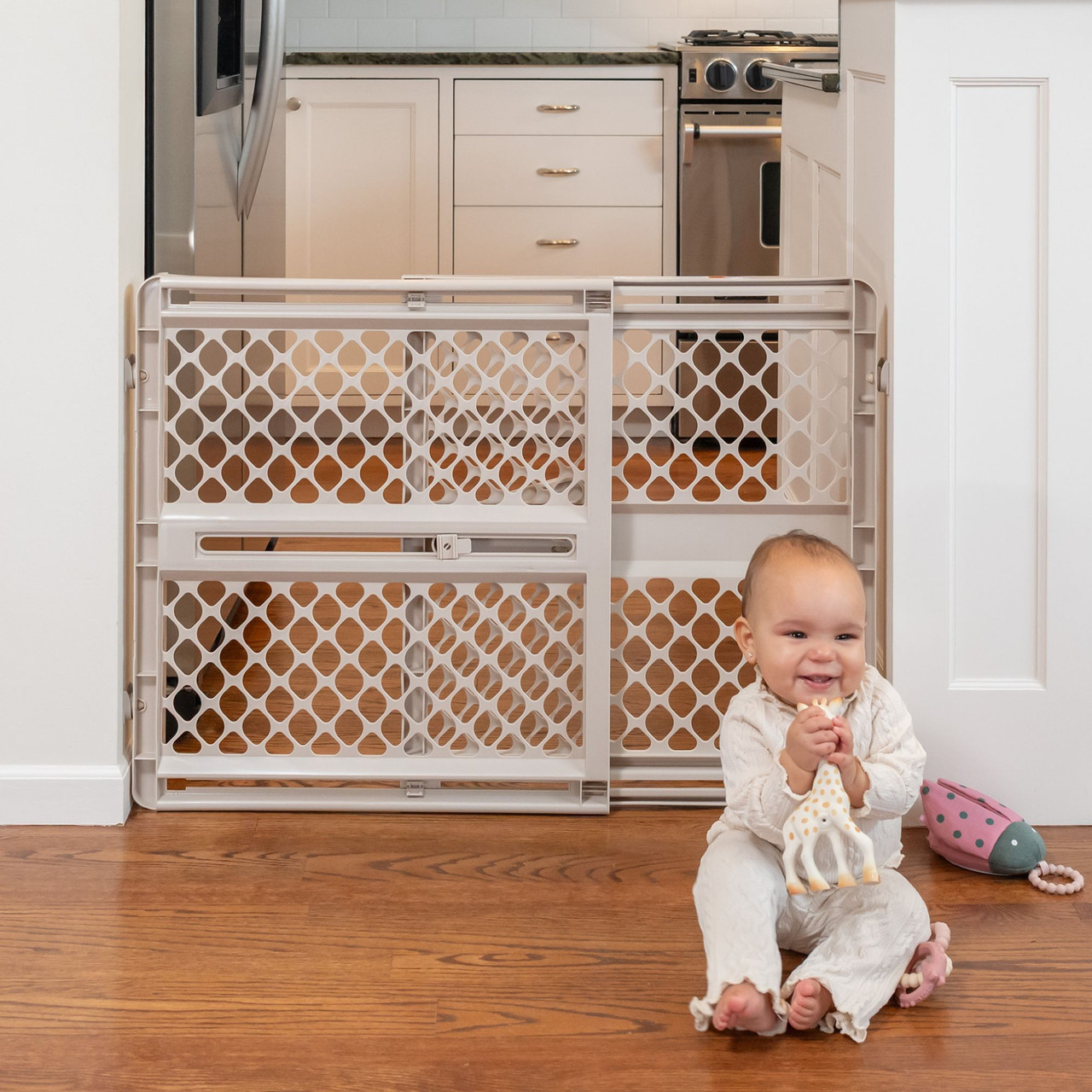 sonanddaughter ベージュ ノースリーブセット Toddleroo by North States Supergate® Ergo Sand - North States