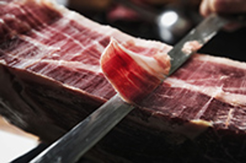 How to slice a Iberico Ham 