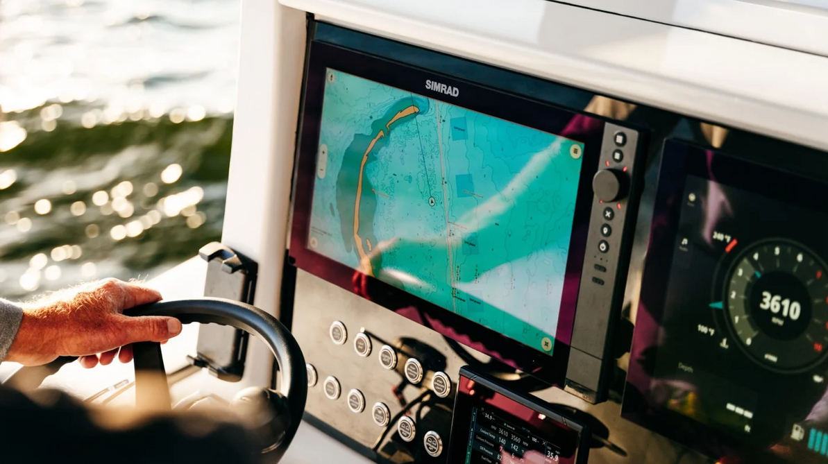 SIMRAD NSS 4 (NSS Evo 4)