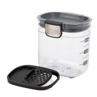 1.5-cup capacity mini airtight storage container.