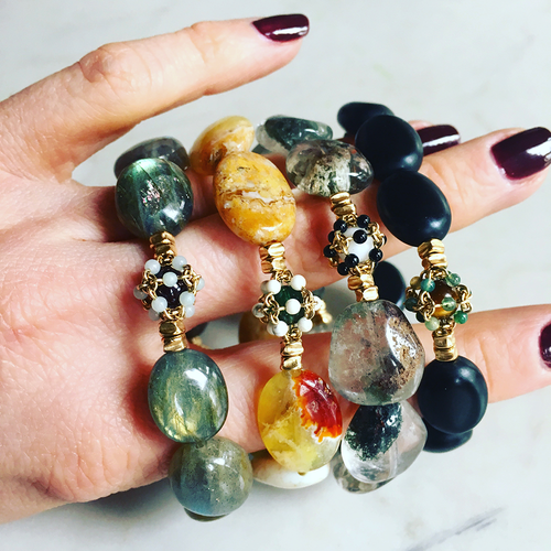 Stretch Bracelet with Bead Cluster and Hammered Beads