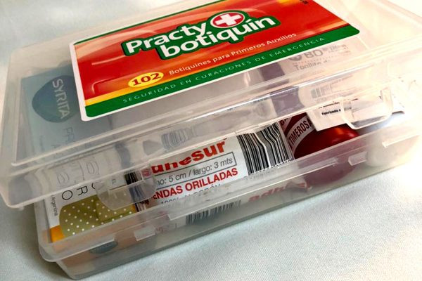 Botiquin de plastico - 11 elementos