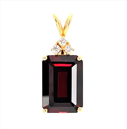 Garnet and Diamond Pendant in 14 Kt Yellow Gold