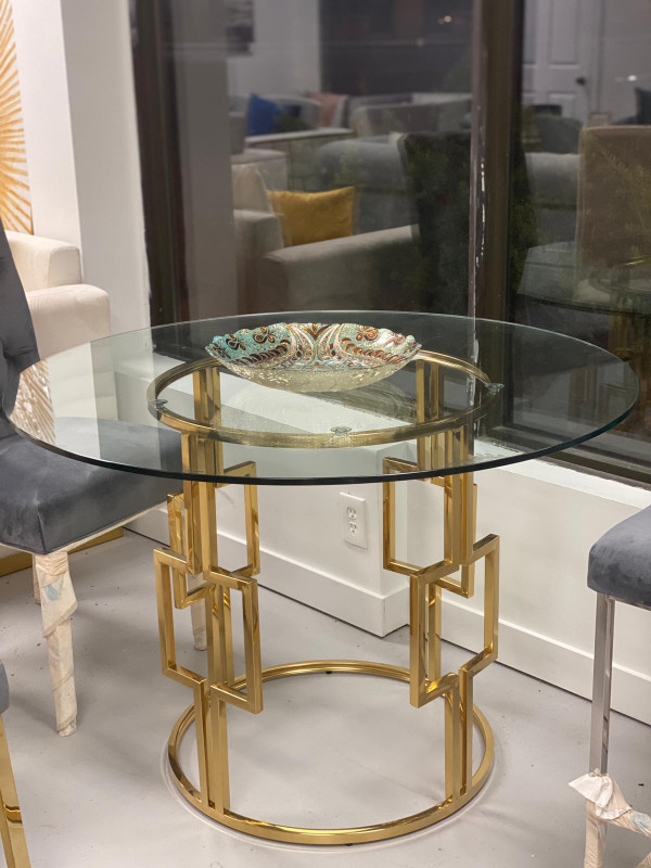 Anie Round Dining Table