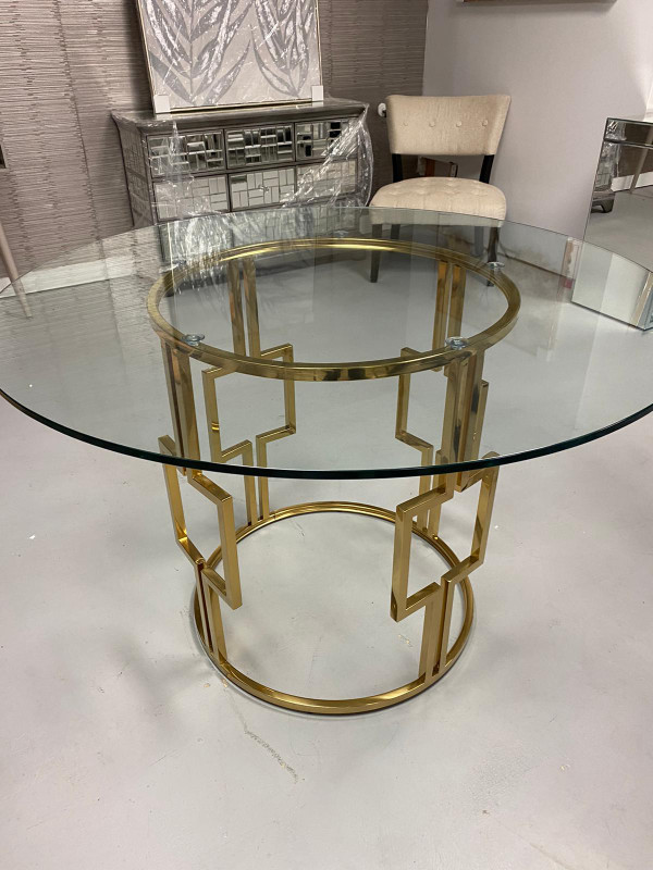 Anie Round Dining Table