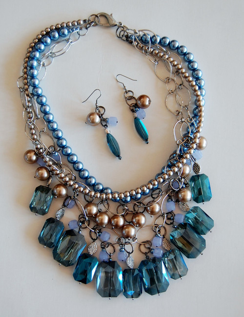 Blue Crystal Cluster with Pearls Necklace Set