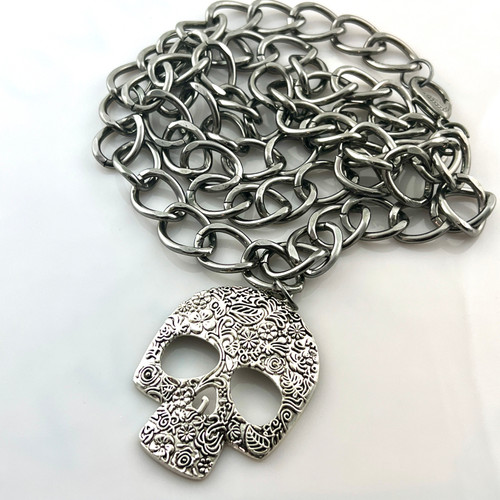 Skull necklace