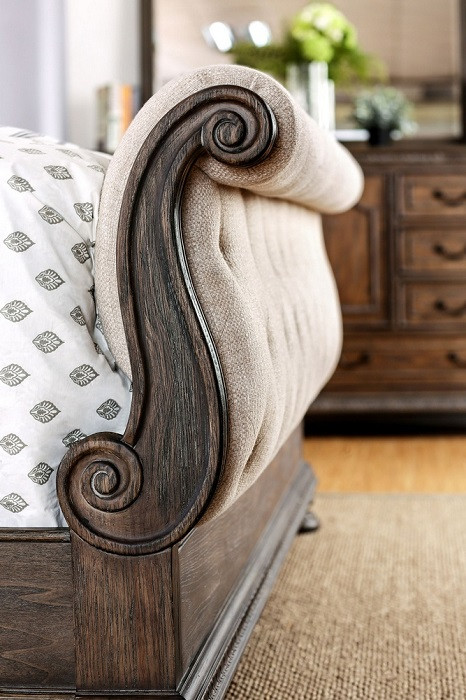 Lucinda Upholstered Sleigh Bed Footboard Detail