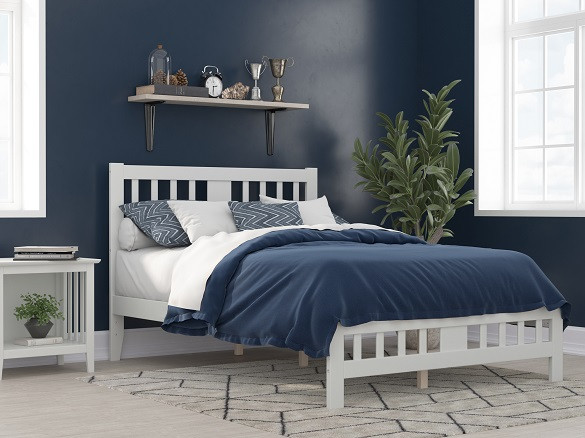 Dodie White Full Size Platform Bed Frame Room