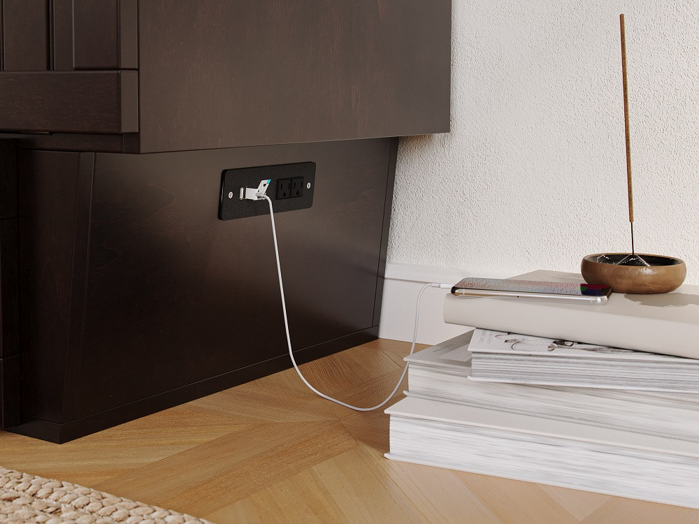 Rowley Espresso Murphy Full Bed Outlet & USB Detail Room