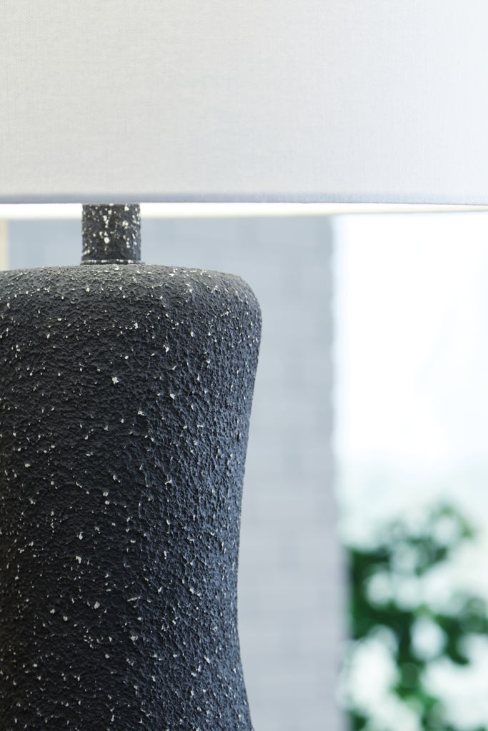 Maykins Metal Table Lamp (1/CN)