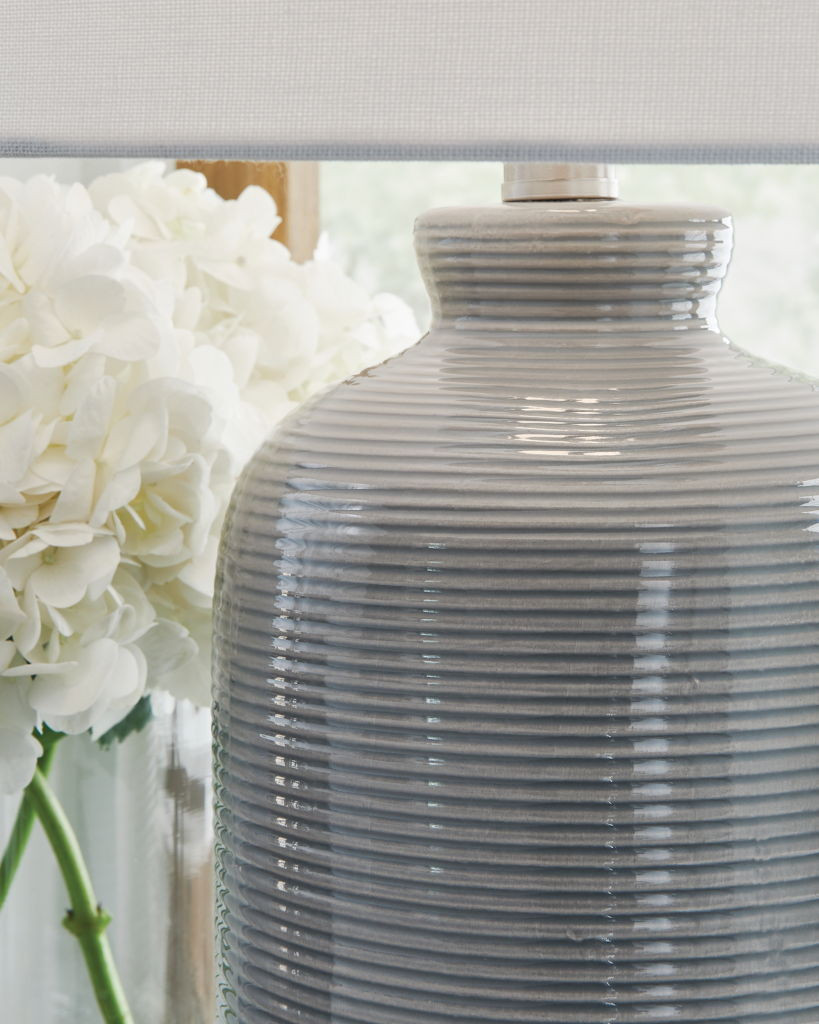 Wimlow Ceramic Table Lamp (1/CN)