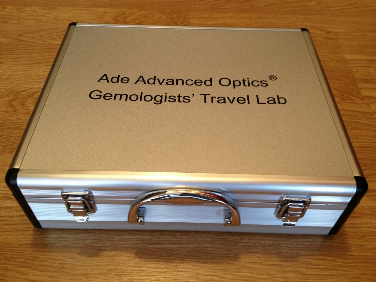Gemologists' Travel/portable Lab Suitcase. Including Microscope, dichroscope, spectroscope, chelsea filter, ruby filter, jadeite filter, polariscope, darkfield loupe, uv magnifier, gem refractometer, polariscope, conoscope, refractive index liquid oi