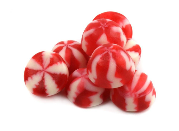 Vibrant red and white swirled Gummy Jelly Twists, strawberry & crème flavor. Chewy candy, approx 70 pieces per pound.