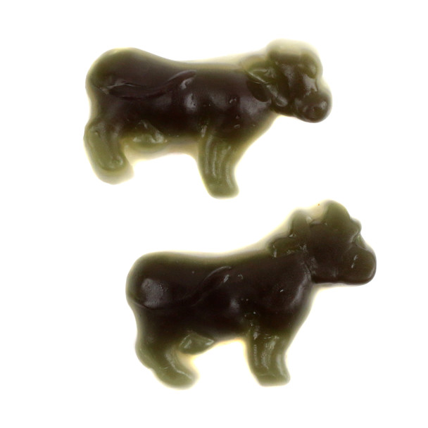 Delightful black and white cow shaped gummy candy, sweet fruity flavor, approximately 55 pieces per pound.