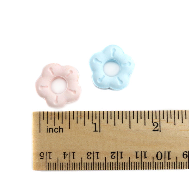 Fun Tasty sugar free mints hard candy, approx 220 flower-shaped pieces, vibrant assorted colors, bulk.