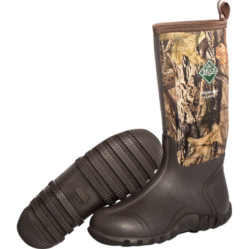 Muck Boots Muck Fieldblazer Boot Mossy Oak Country 10, camouflage-patterned boot with a rugged design, paired with a matching slip-on shoe sole for outdoor use.