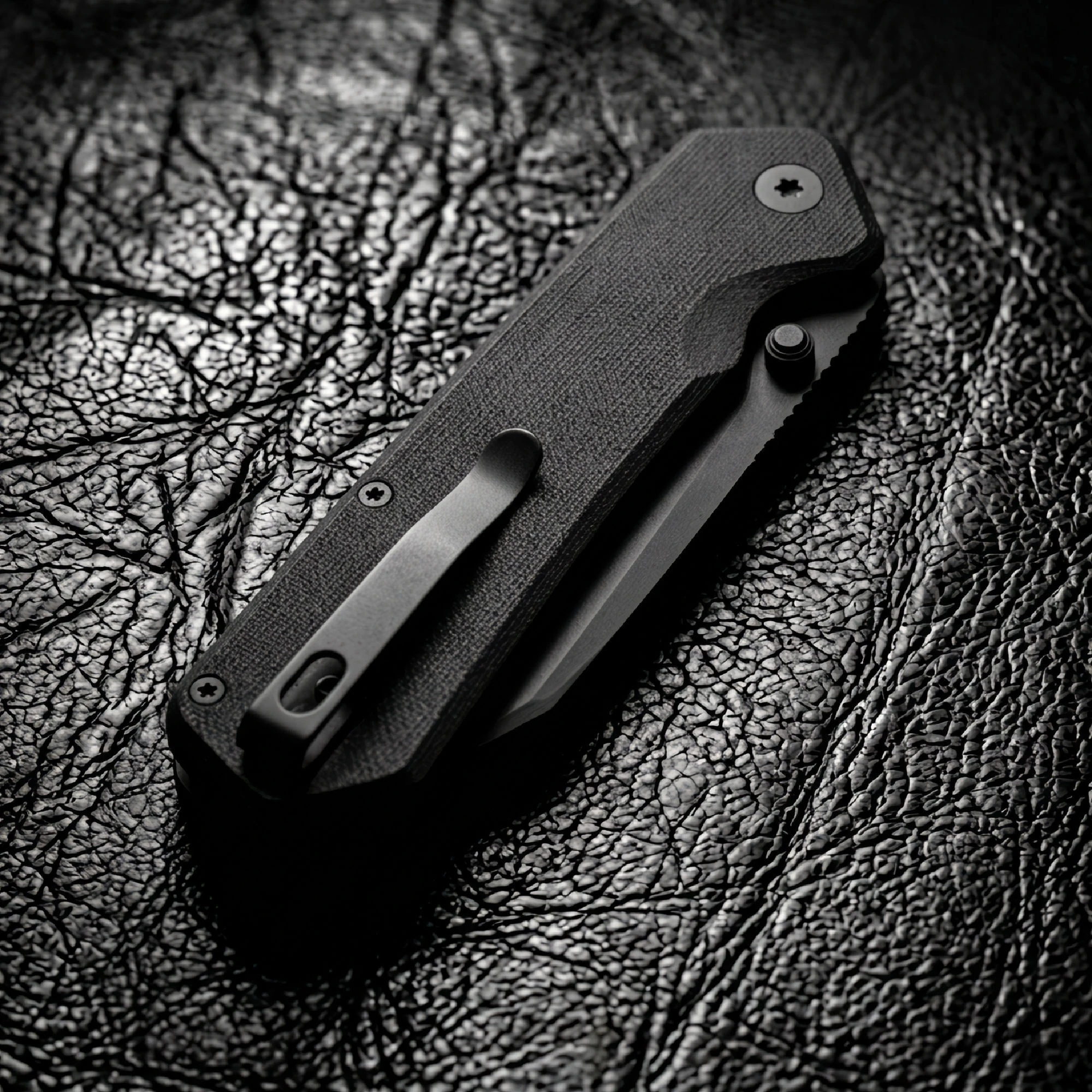 DownShift Nightfall deep carry pocket clip in use