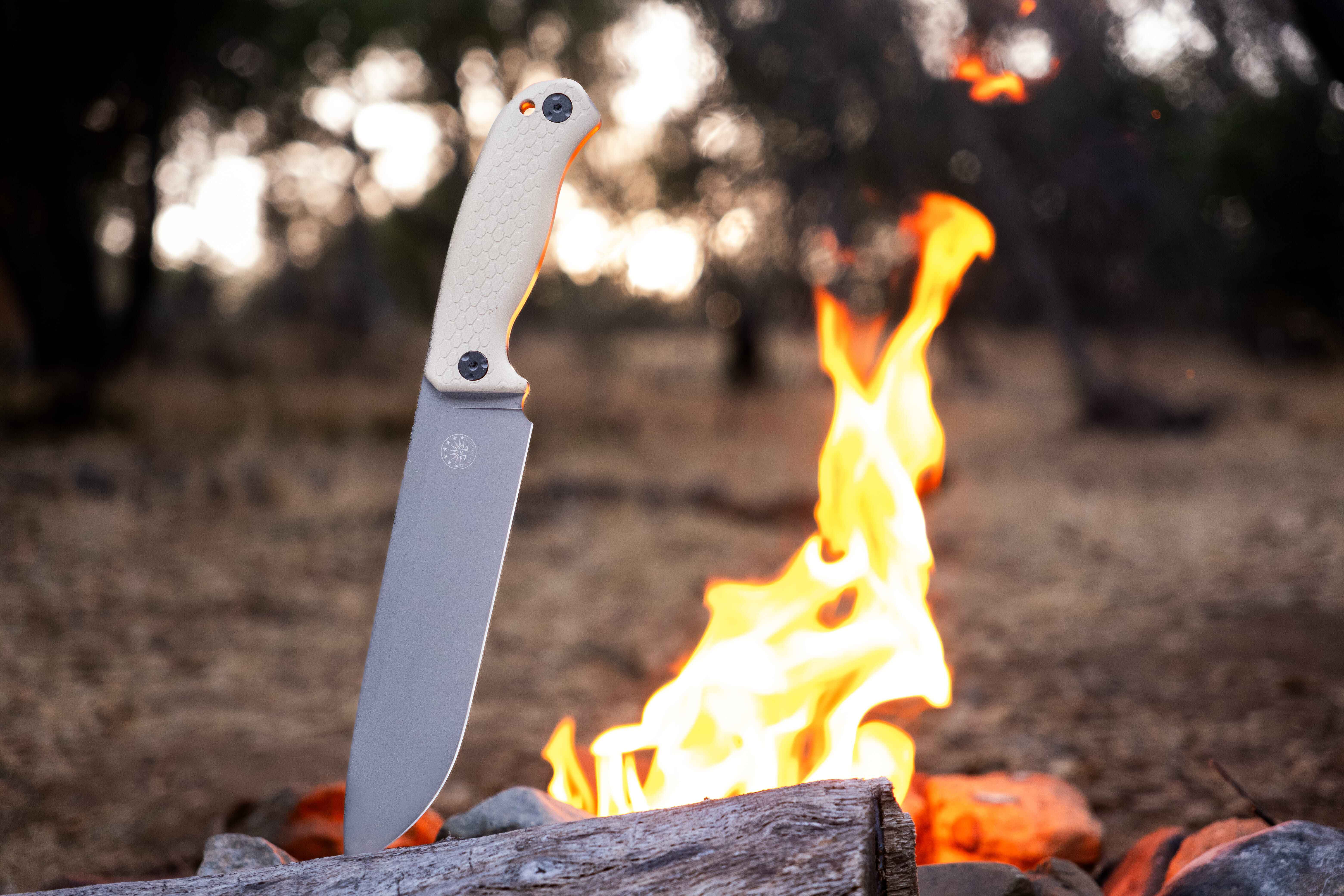 Best Survival Knives for Camping, Bushcraft, and Emergency Situations