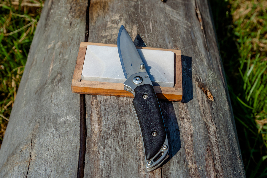 folding-modern-pocket-knife