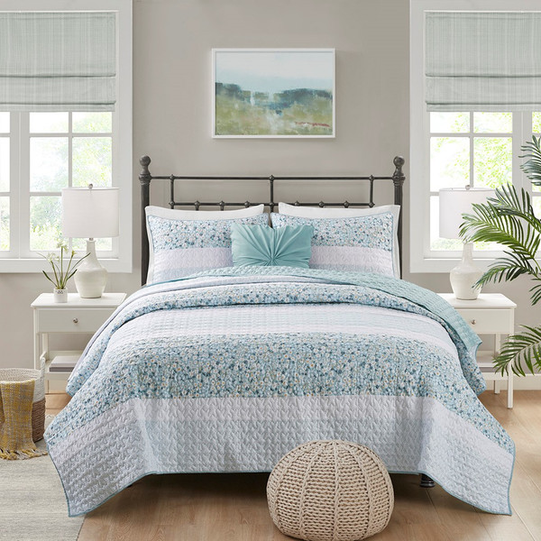 Caralie 4 Piece Seersucker Quilt Set With Throw Pillow - King/Cal King MP13-8290 By Olliix