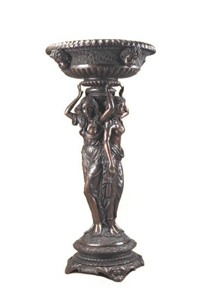 A4703 Vintage Three Woman With Bowl Fountain Lg