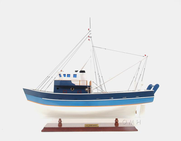 B066 La Confiance Painted Ship Model by Old Modern Handicrafts