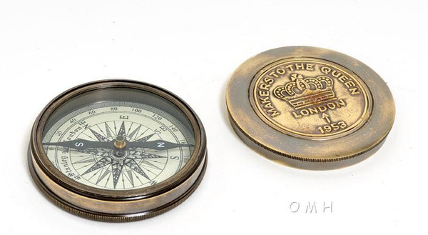 ND004 Makers to the Queen Compass with Leather Case