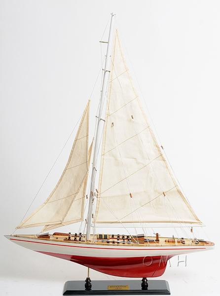 Y139 24" Endeavour Painted Yacht Model by Old Modern Handicrafts