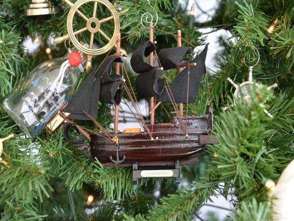 Wholesale Model Ships Wooden Caribbean Pirate Ship Model Christmas Tree Ornament Caribbean Pirate 7-XMASS