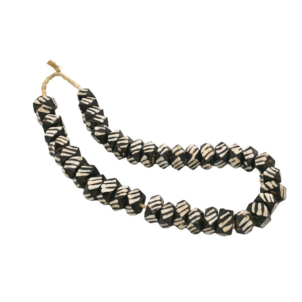 Black Diamond Zebra Pattern Kenya Cow Bone Beads Per String 2502C