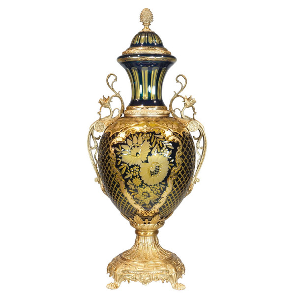 DT0533B Vintage French Cut Glass Vase