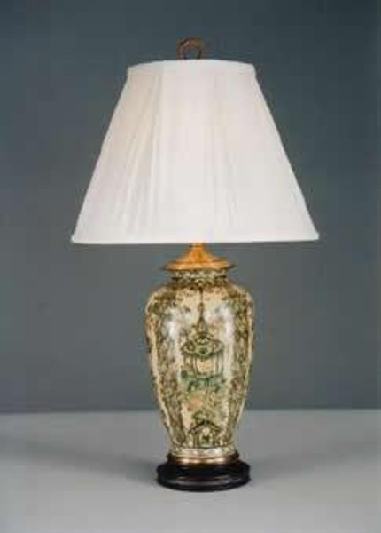 7052 Clayton Beige Crkl With Oriental Scene Lamp