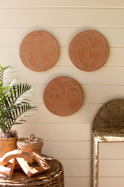 Kalalou H4262 Set Of 3 Clay Wall Hanging Plates With Etched Face Detail