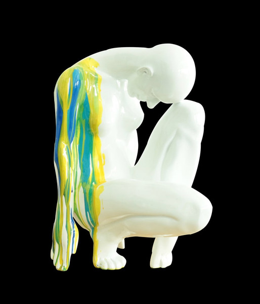 VGTHDL-0355 Modrest Modern Colorful Kneeling Sculpture By VIG Furniture