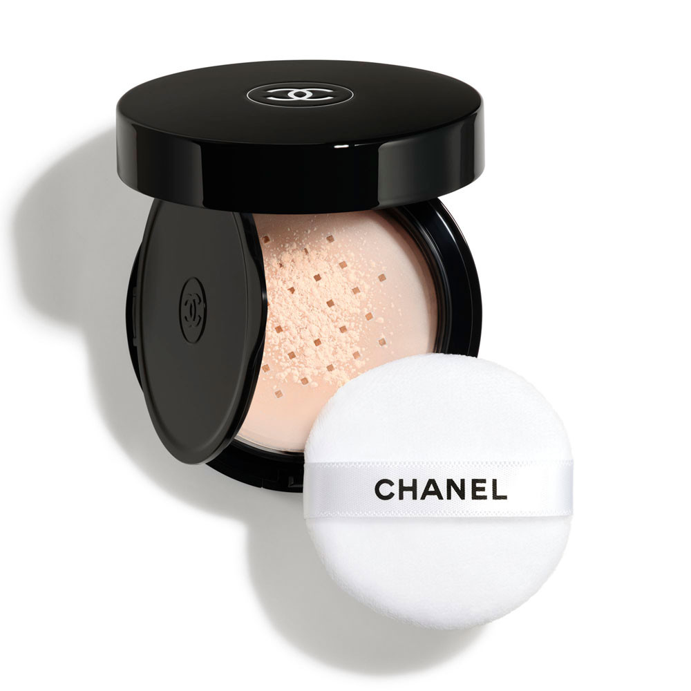 CHANEL Poudre Universelle Libre Natural Finish Loose Powder. On