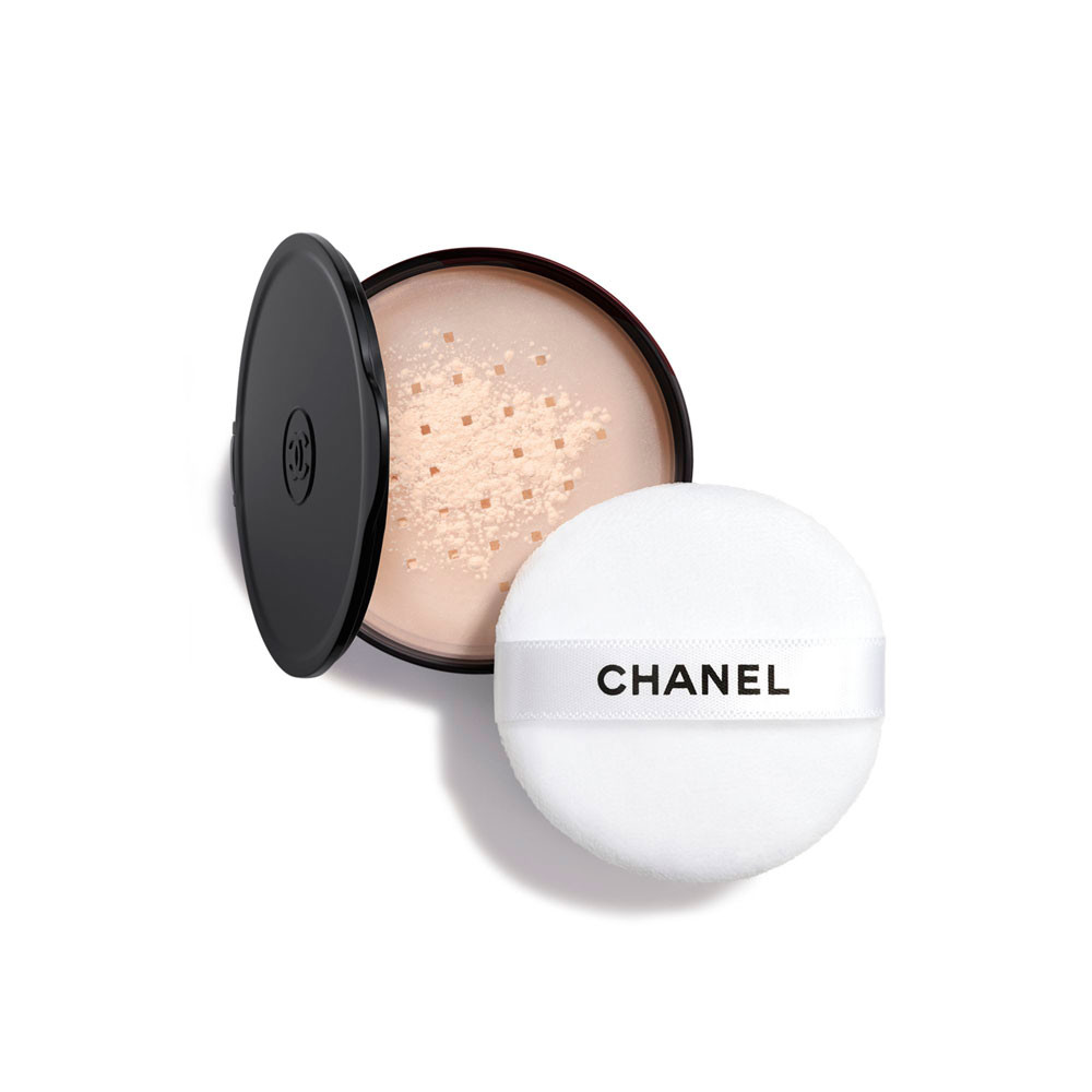 CHANEL Poudre Universelle Libre Natural Finish Loose Powder. On