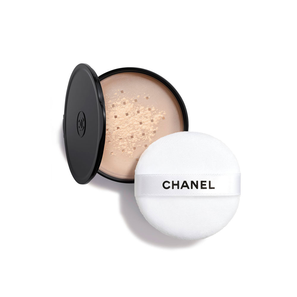 CHANEL Poudre Universelle Libre Natural Finish Loose Powder. On